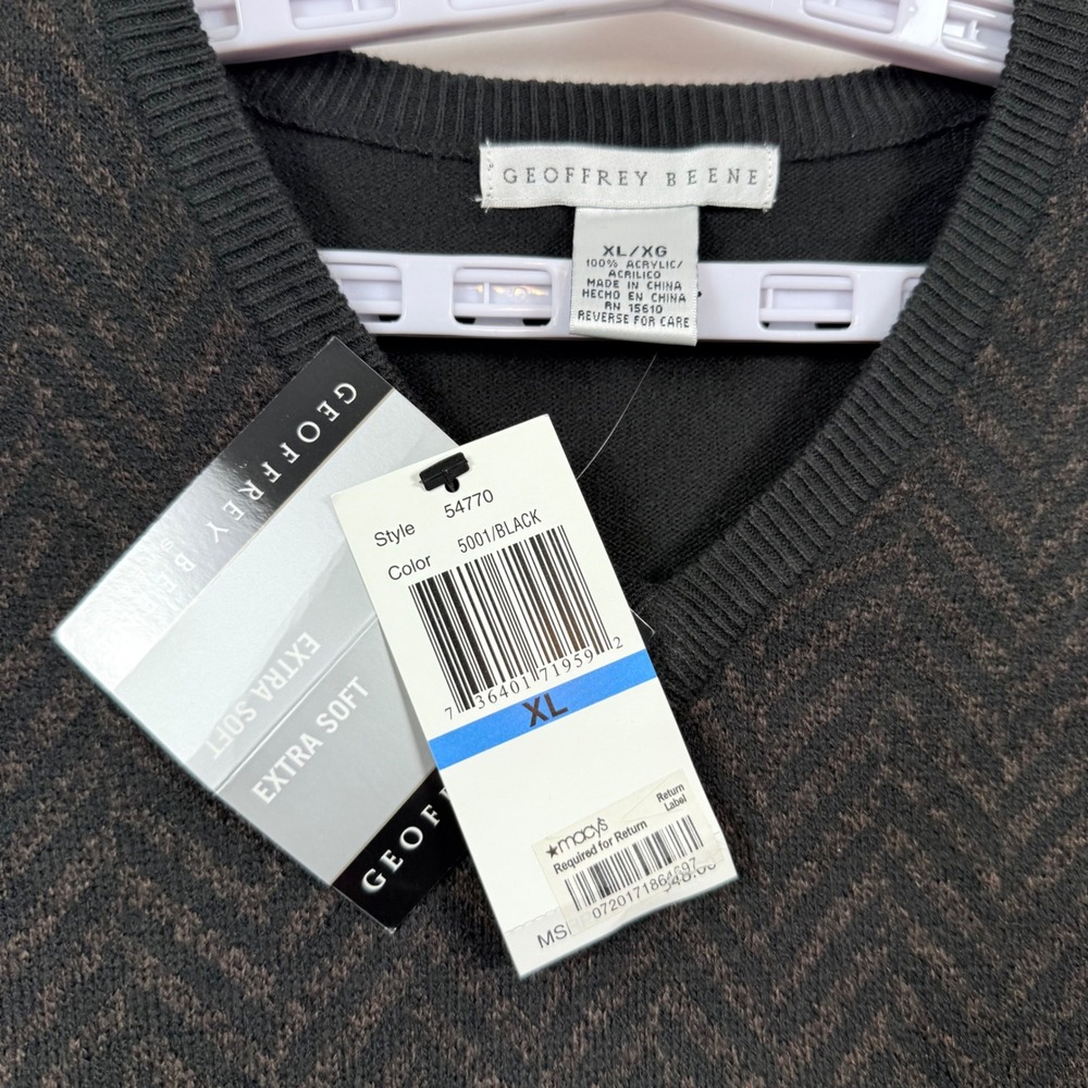 Geoffrey Beene Mens V Neck Sweater XL Black Herringbone Knit Pullover NWT - Picture 2 of 9